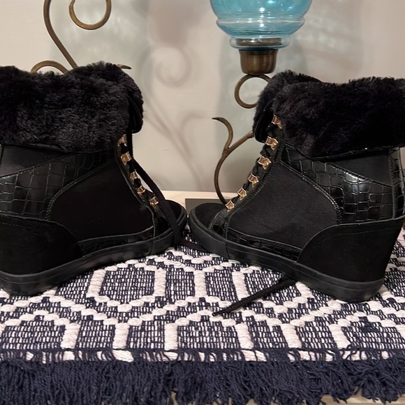 Aldo Fur Lined Embossed leather suede boots - Picture 10 of 13